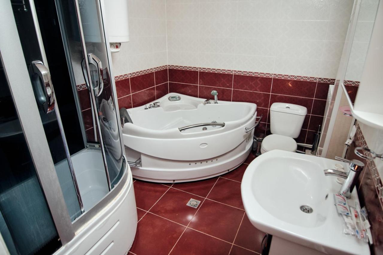 Ro Metro Aparthotel Gyumri Eksteriør bilde