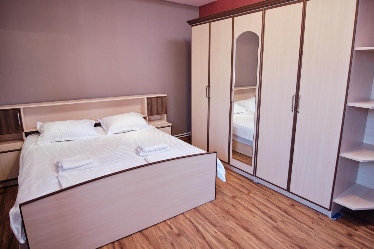 Ro Metro Aparthotel Gyumri Eksteriør bilde