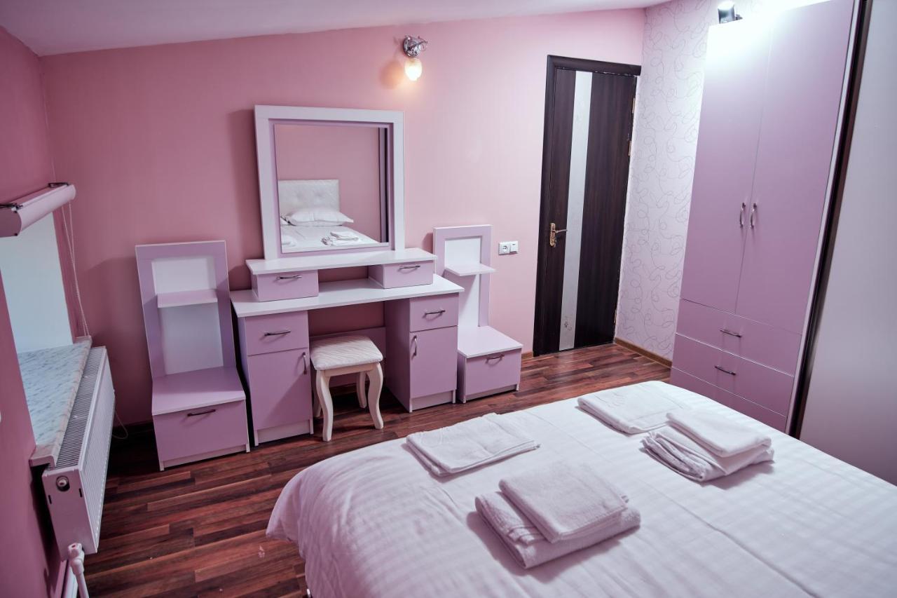 Ro Metro Aparthotel Gyumri Eksteriør bilde